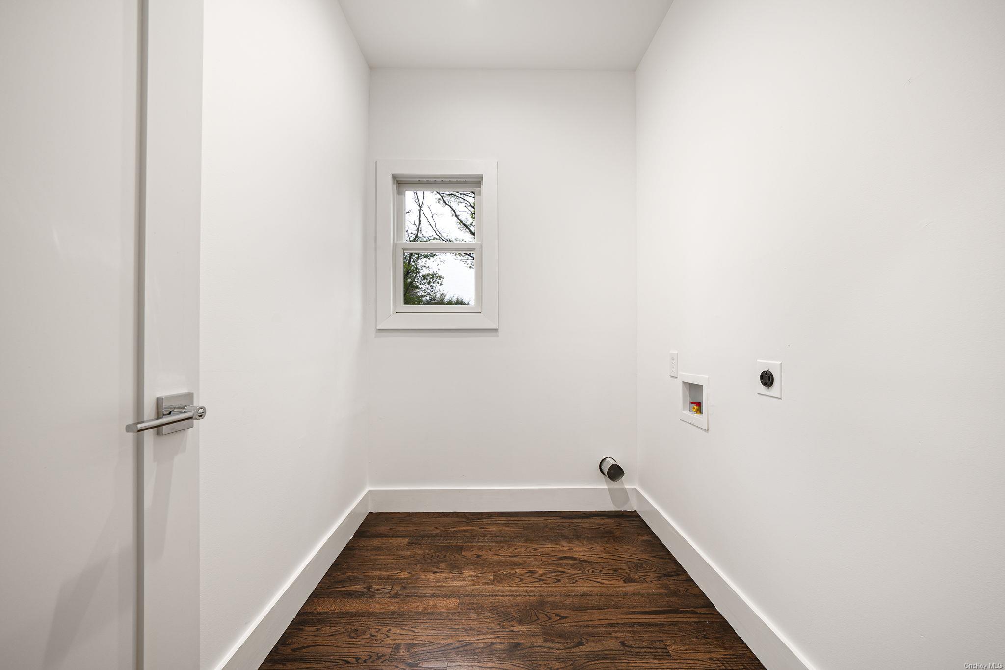 146 Walter Avenue, Hauppauge, New York image 15