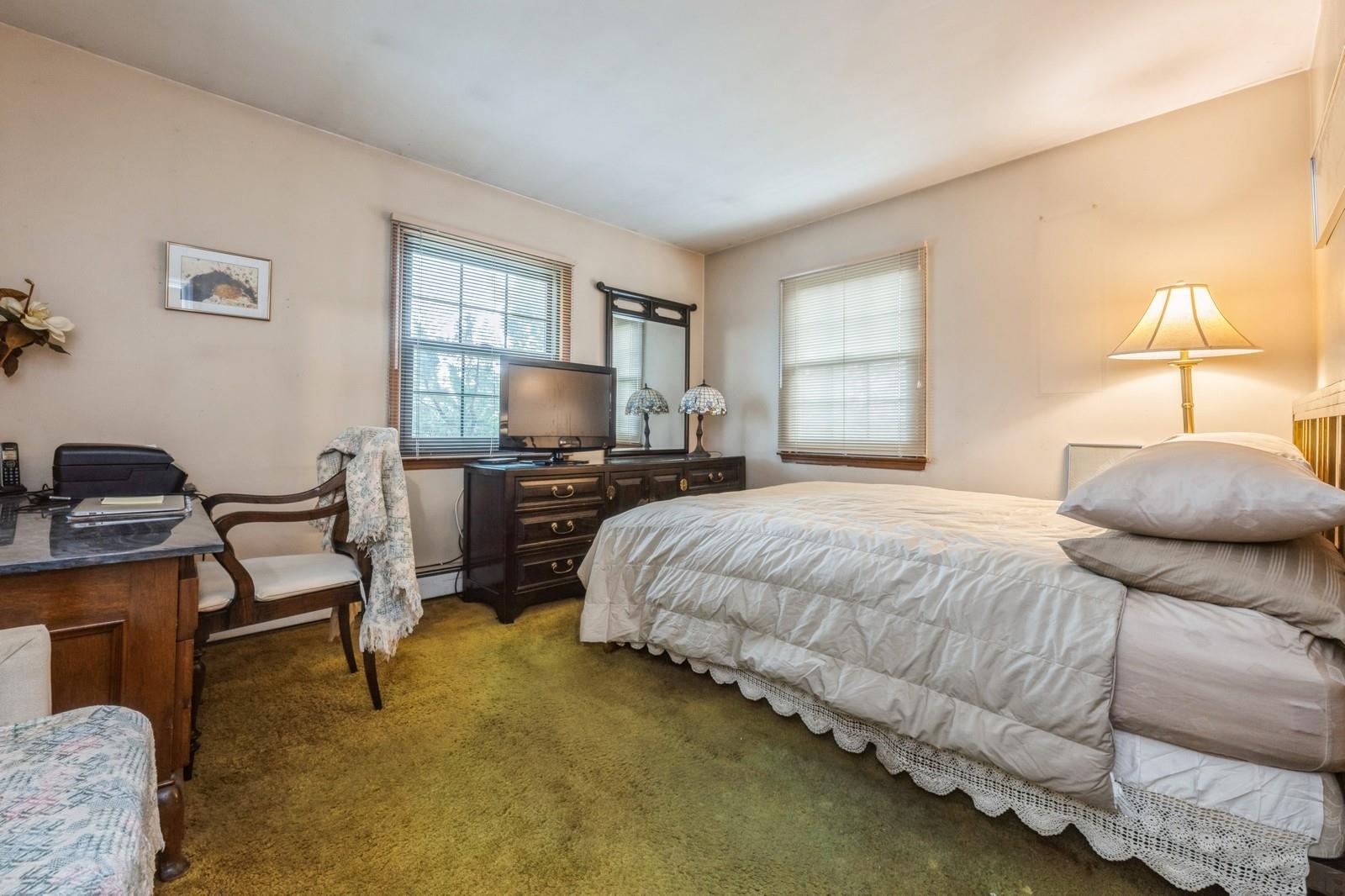 31 Lafayette Avenue, Amityville, New York image 13