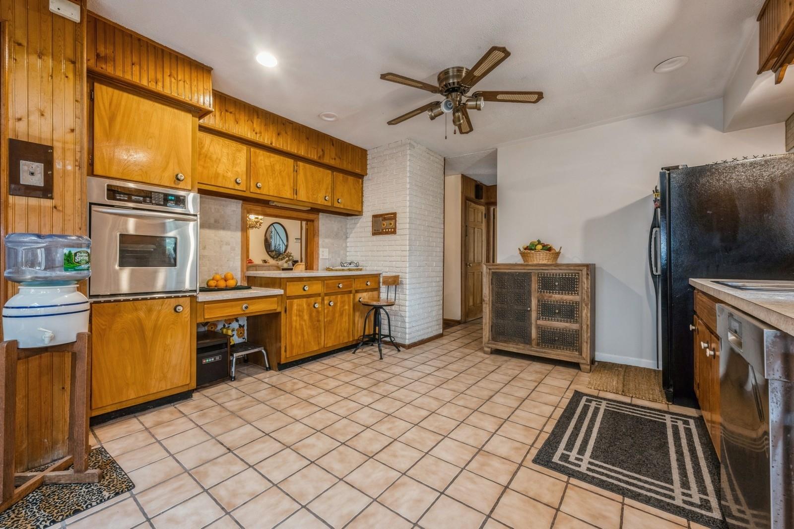 31 Lafayette Avenue, Amityville, New York image 2