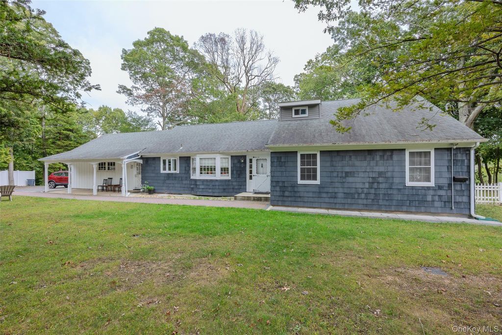 Photo of 477 Gibbs Pond Road, Nesconset, NY 11767 (MLS # 922137)