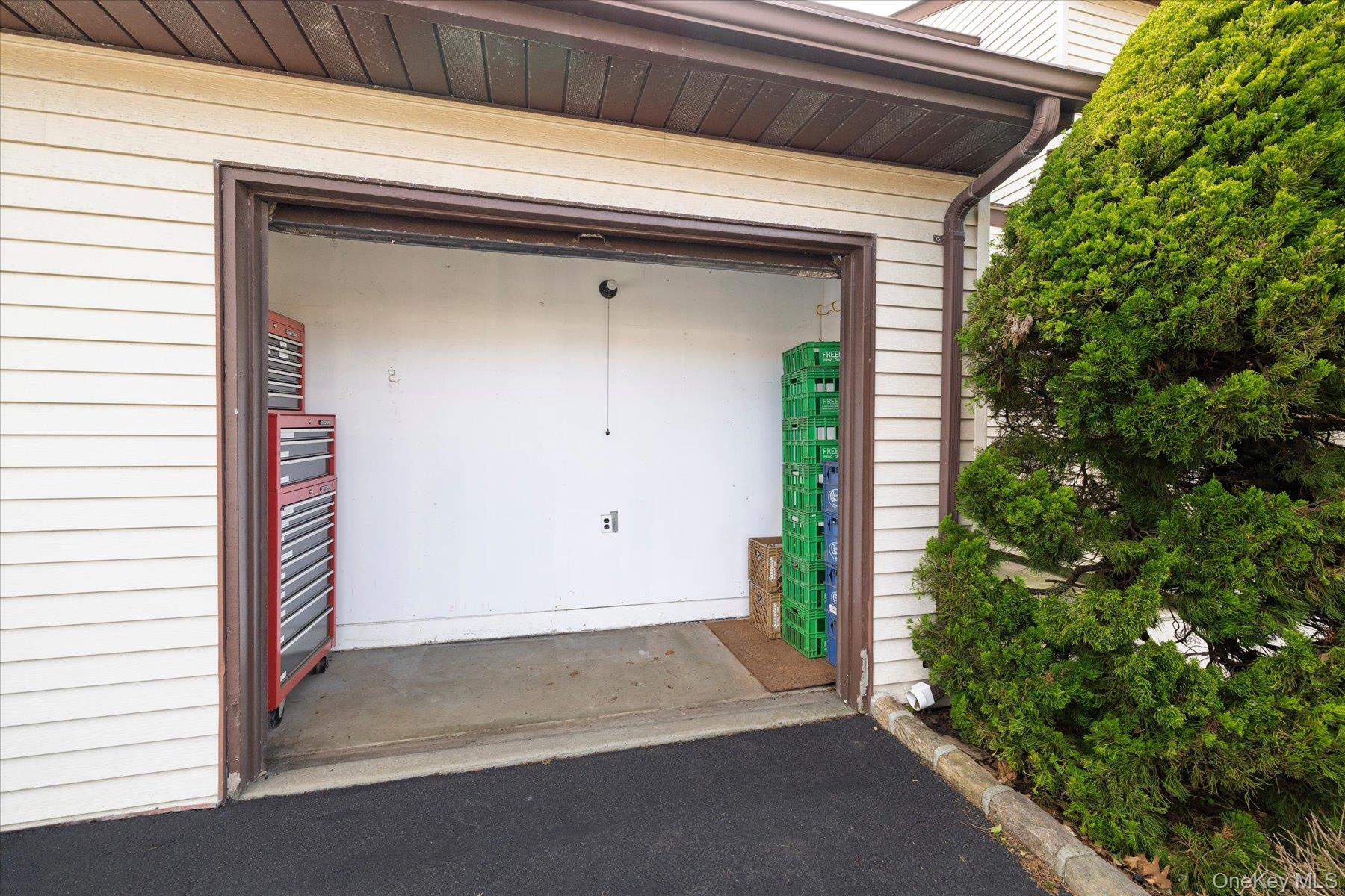 100 Daly Boulevard 2005