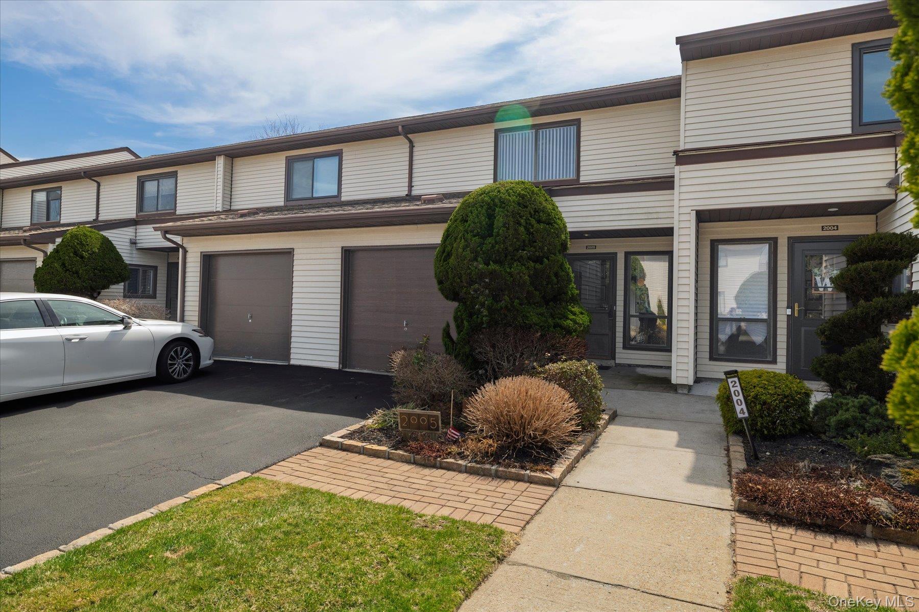 100 Daly Boulevard 2005