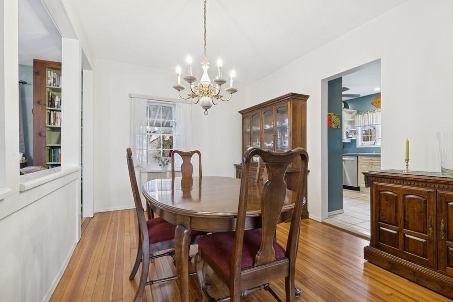 424 Midwood Avenue, Bellmore, New York image 8