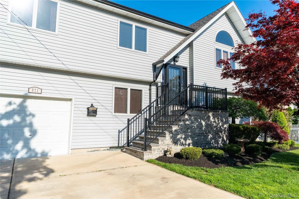 Photo of 671 Tabor Place, East Meadow, NY 11554 (MLS # 996200)