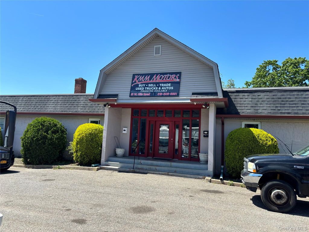 Photo of 12 7th Avenue N, Huntington Station, NY 11746 (MLS # 1001499)