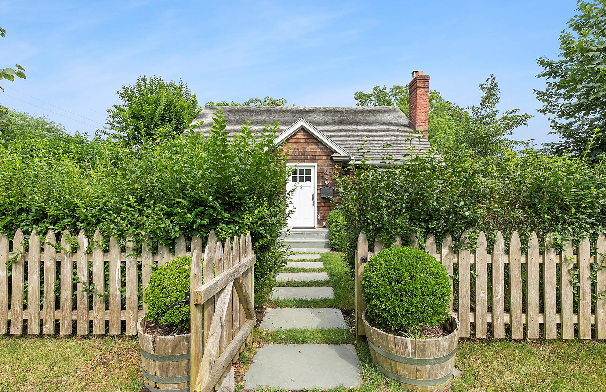 98 Sherrill Road, East Hampton, New York image 19