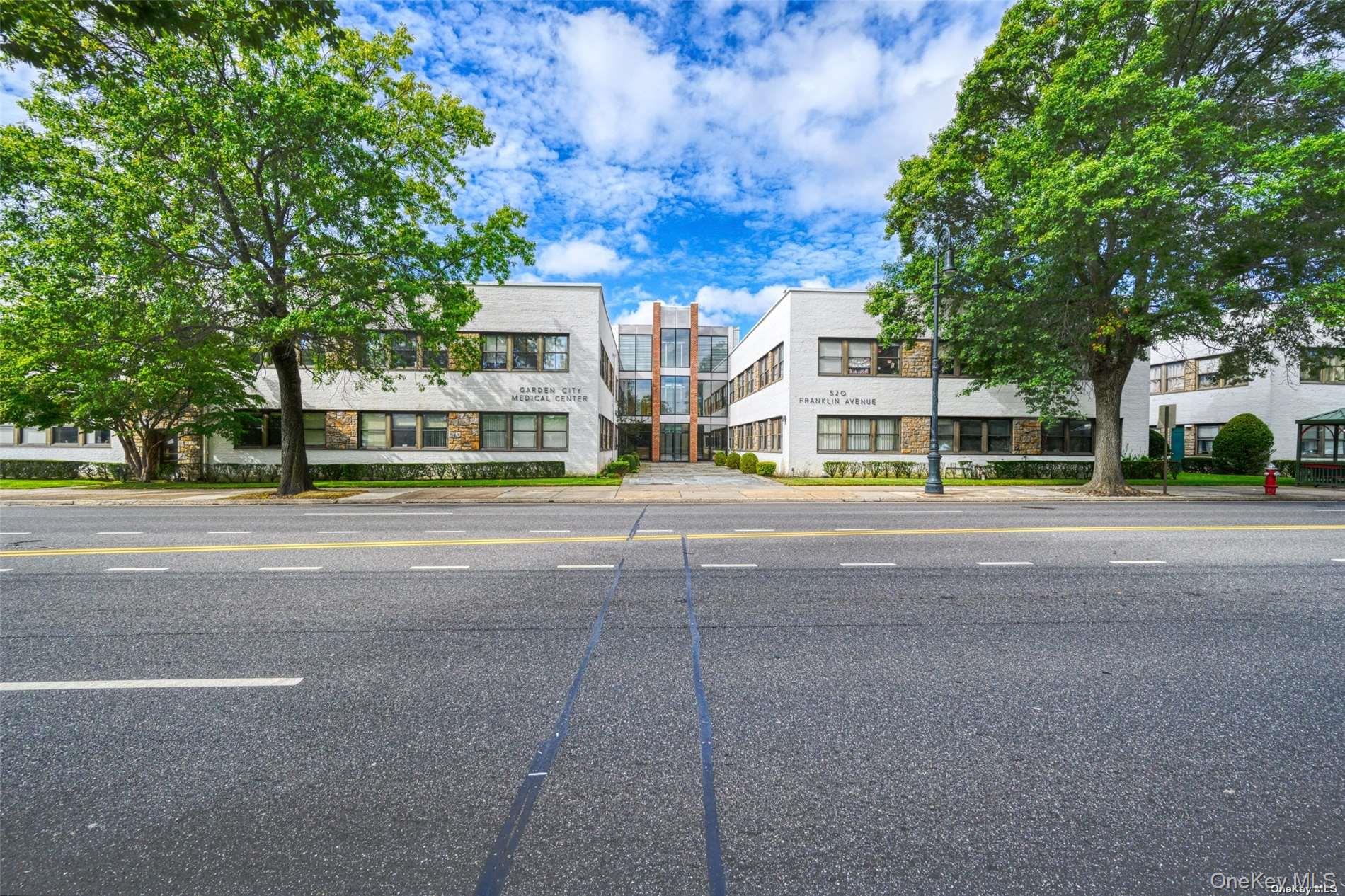 520 Franklin Ave 222