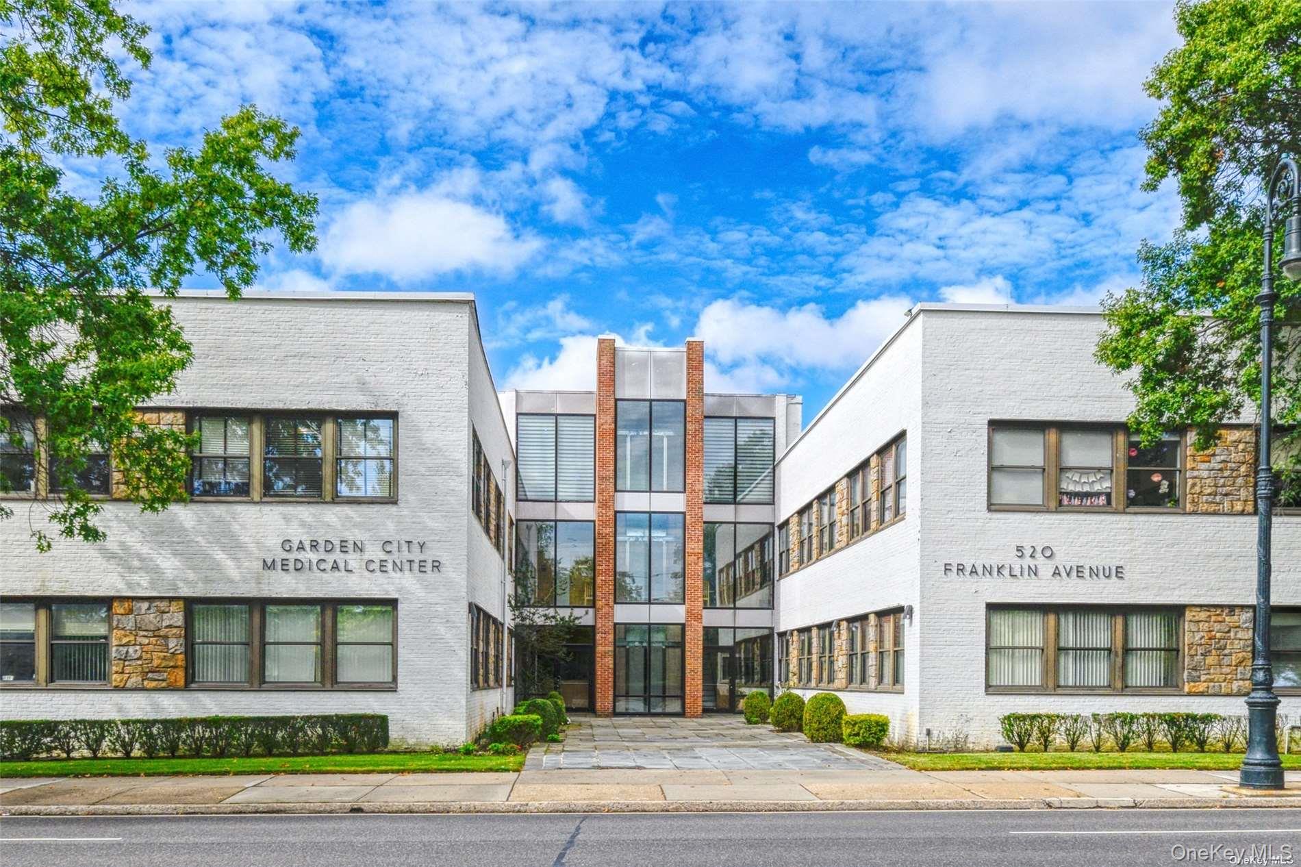 520 Franklin Ave 222