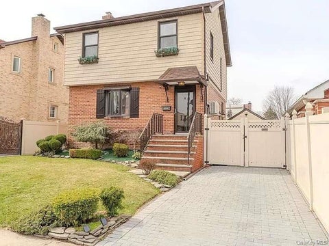 Homes For Rent - 6914 179th Street<br/> Queens County, Fresh Meadows, NY 11365