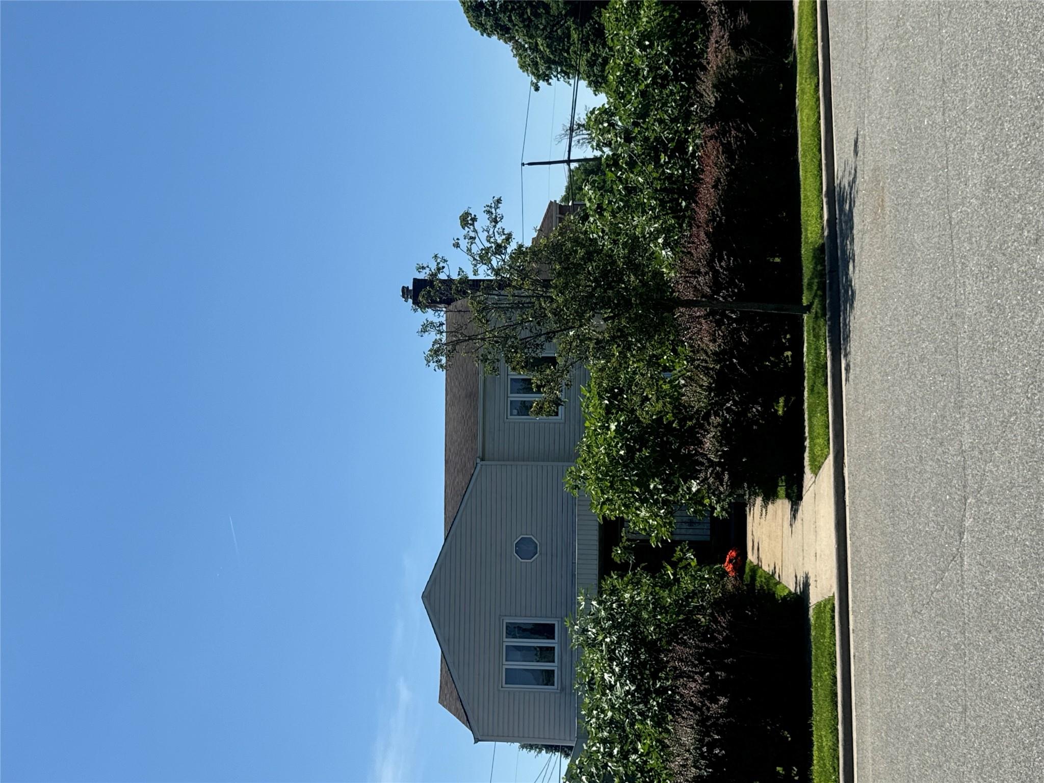 382 Hillside Drive S