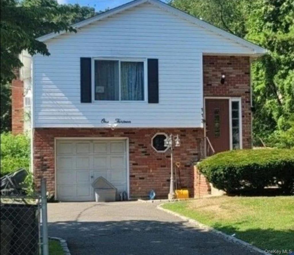 Photo of 113 Gates Avenue, Central Islip, NY 11722 (MLS # 922620)