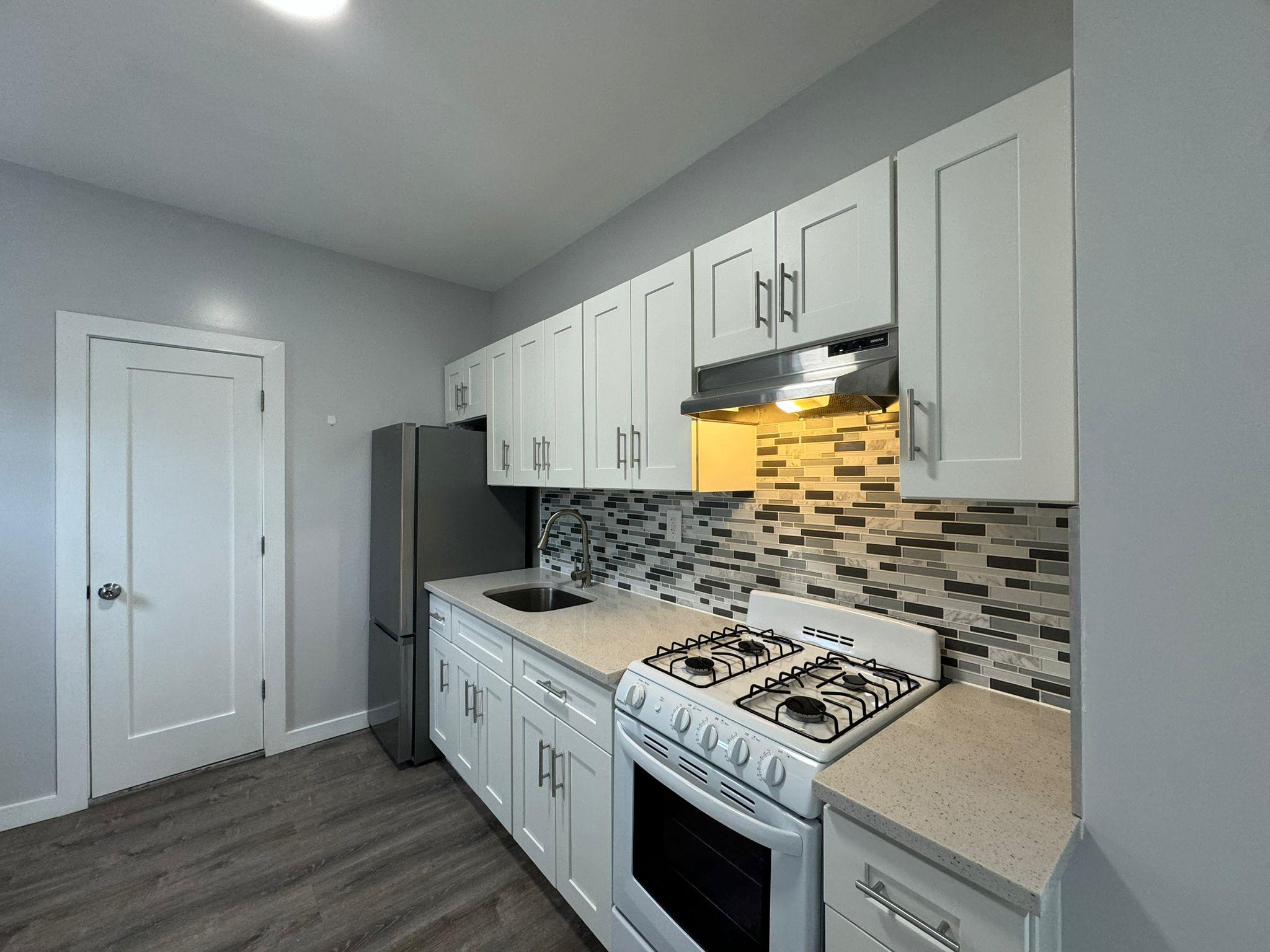 Van Dam Street 2, Long Island City, Queens, NY - 1 Bedrooms  
1 Bathrooms  
3 Rooms - 