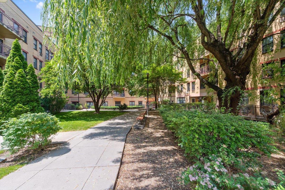1901 Madison Avenue 105