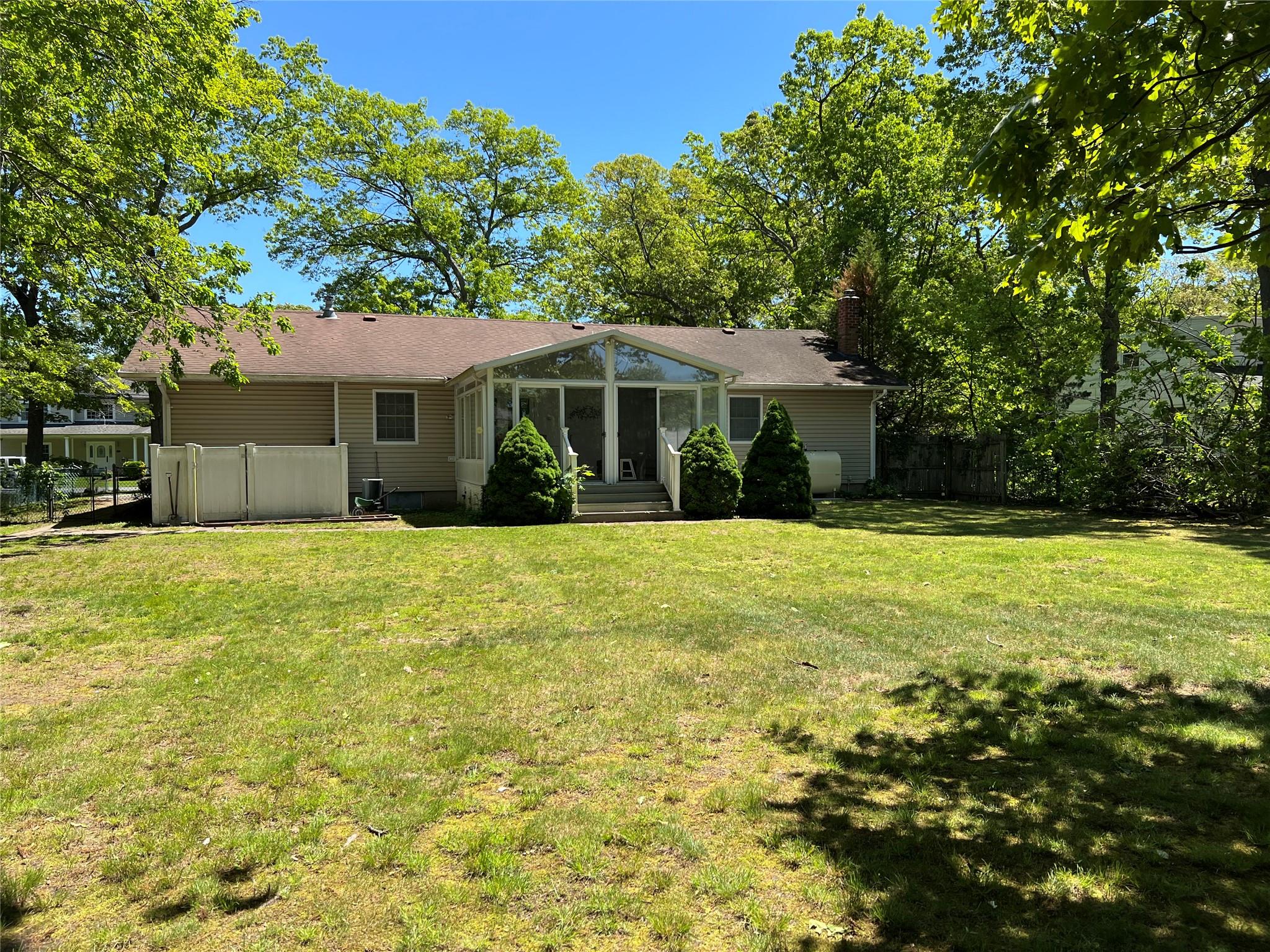662 Gillette Avenue, Bayport, New York image 23