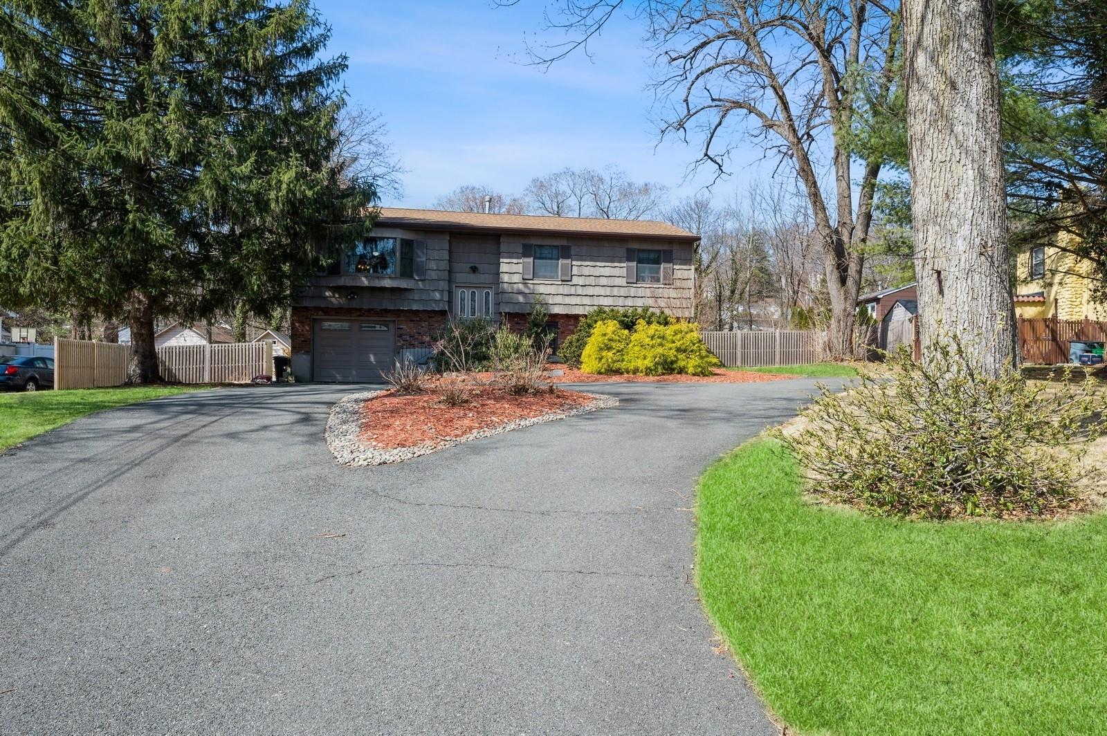 195 S Little Tor Road, New City, New York image 35