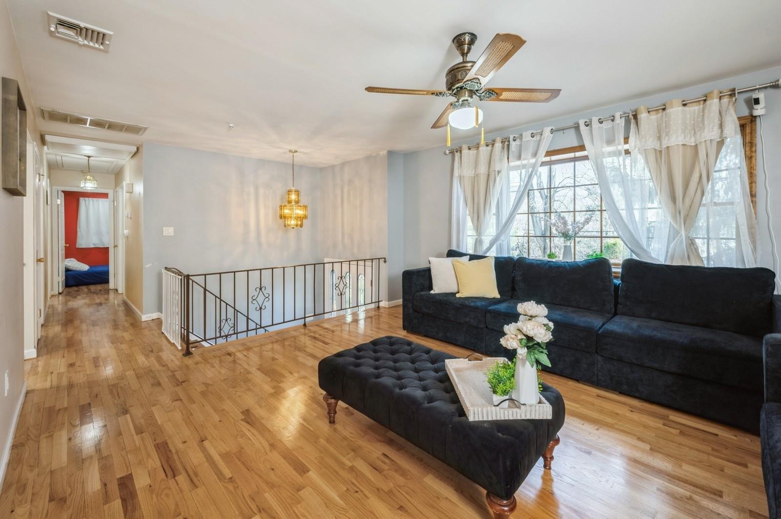 195 S Little Tor Road, New City, New York image 5