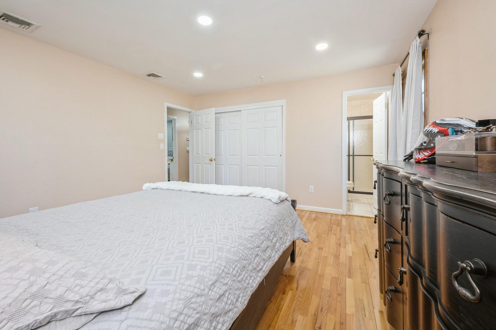 195 S Little Tor Road, New City, New York image 15