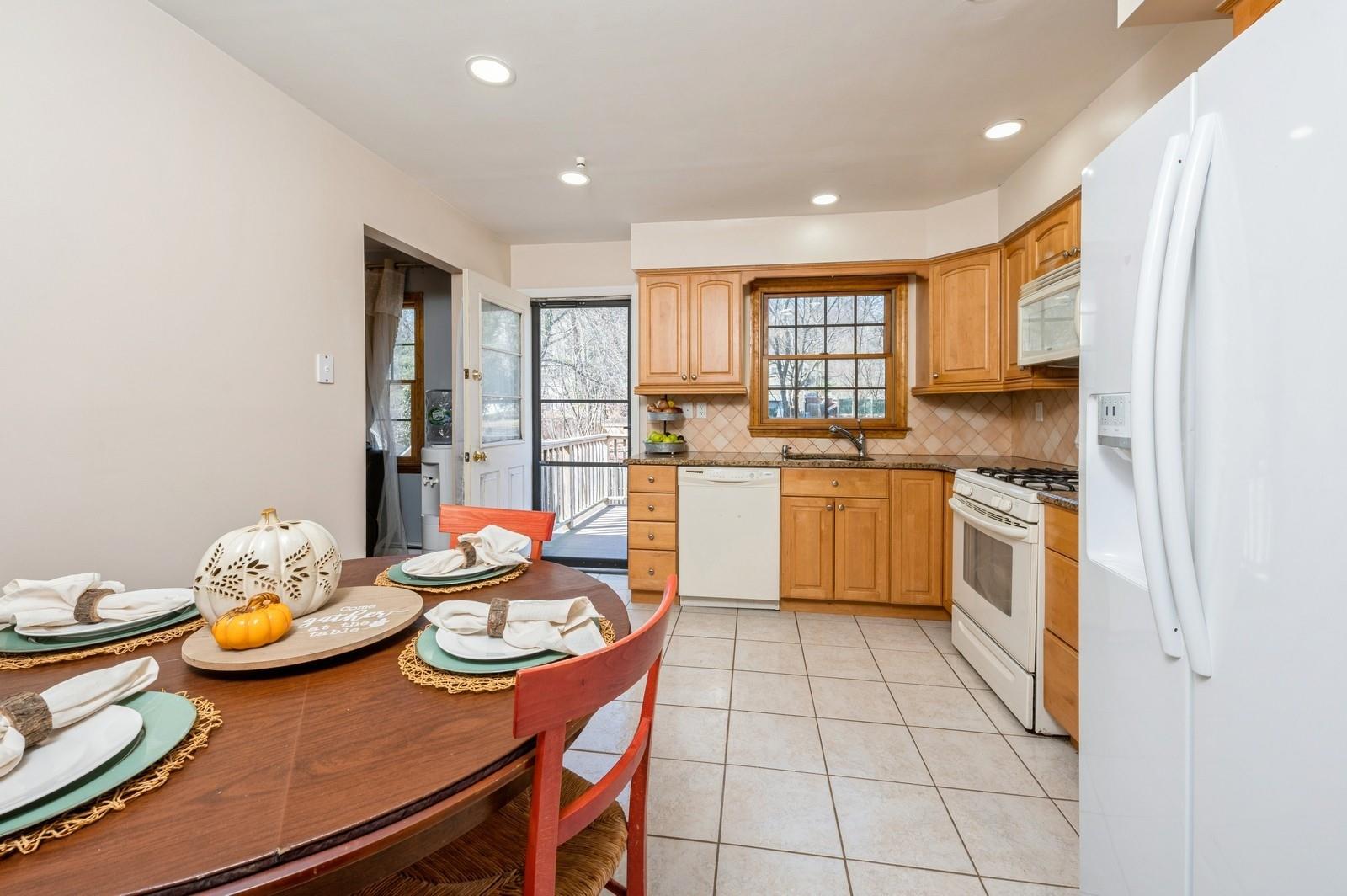 195 S Little Tor Road, New City, New York image 11