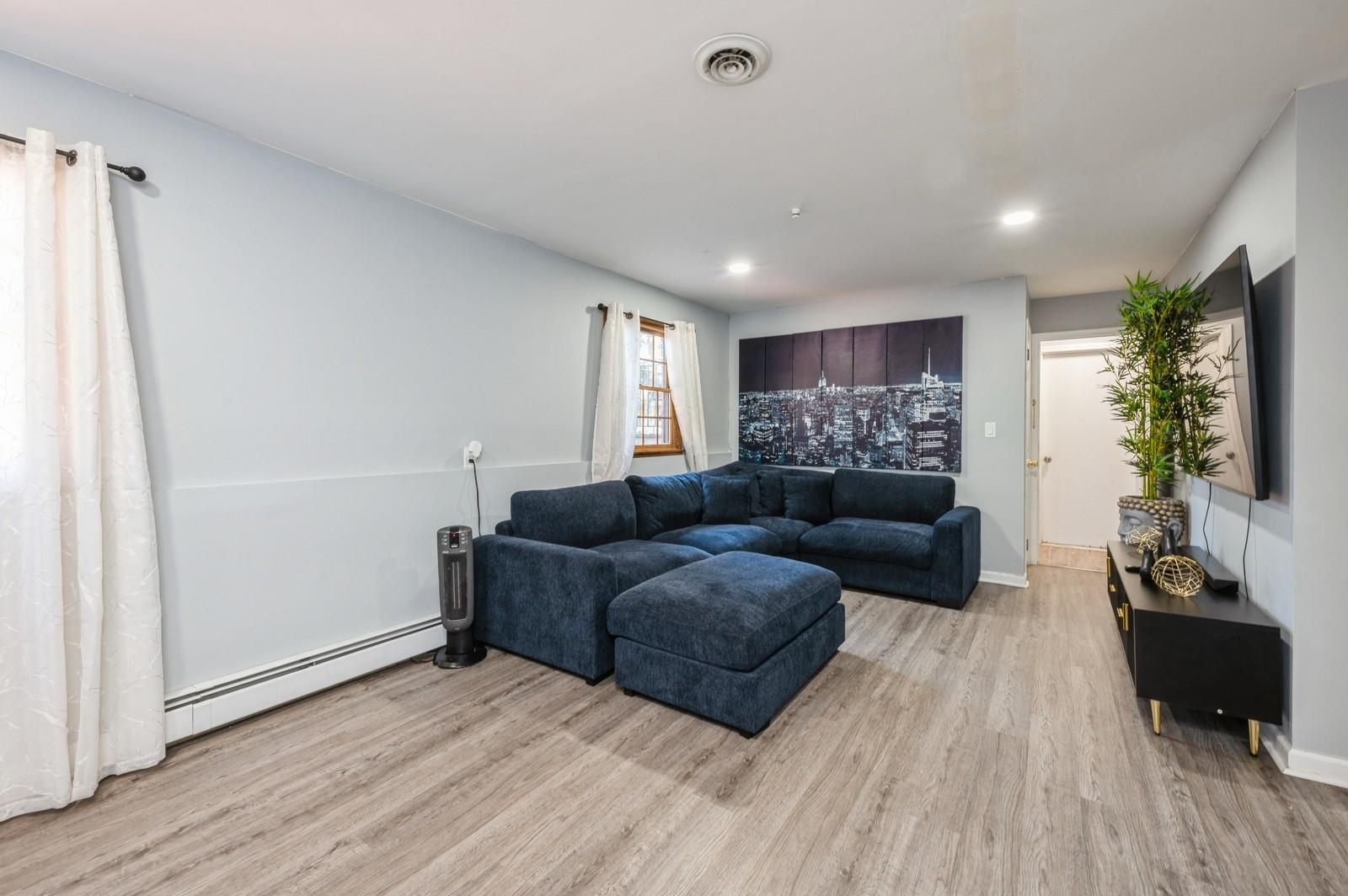 195 S Little Tor Road, New City, New York image 23