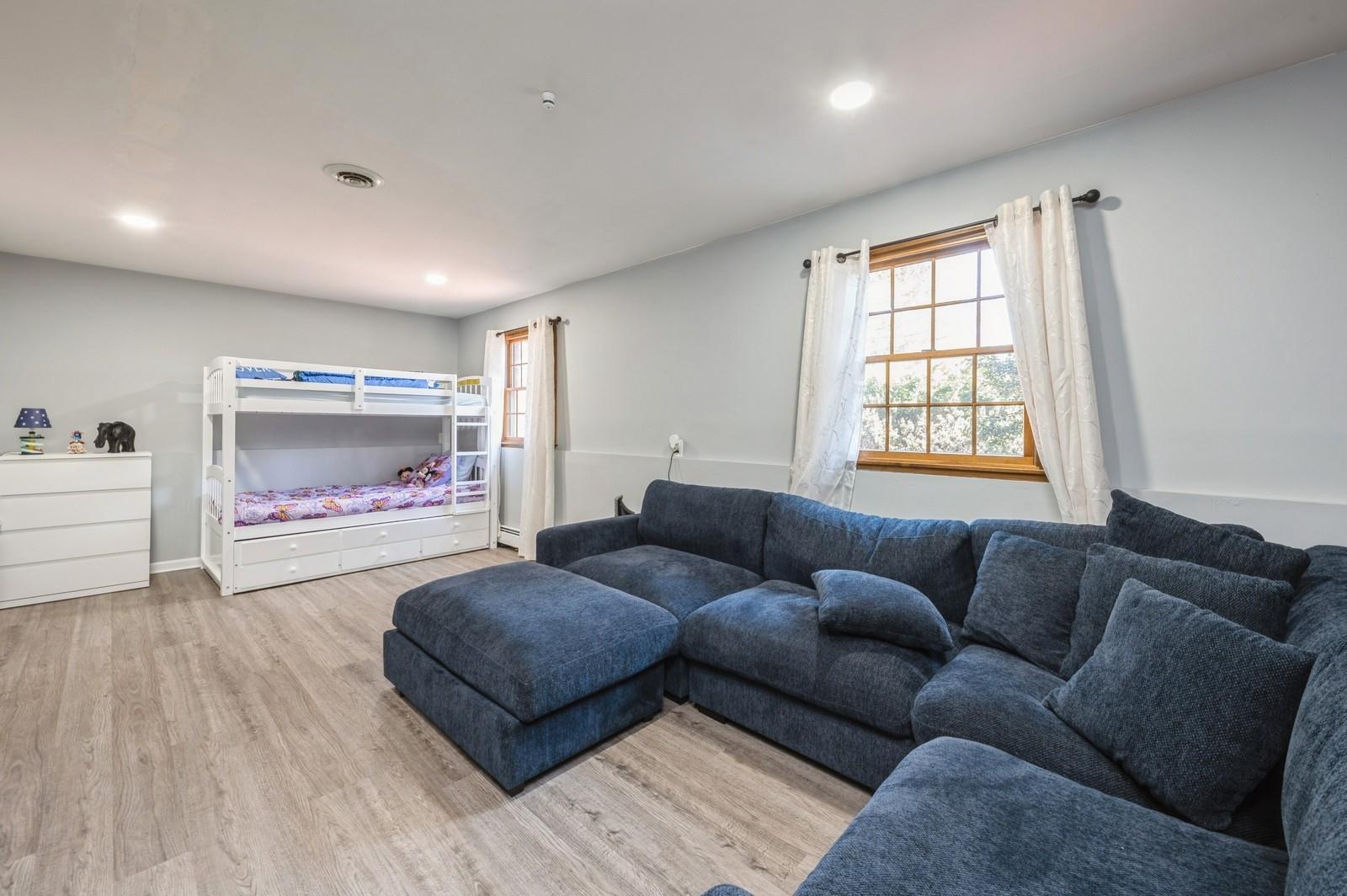 195 S Little Tor Road, New City, New York image 22