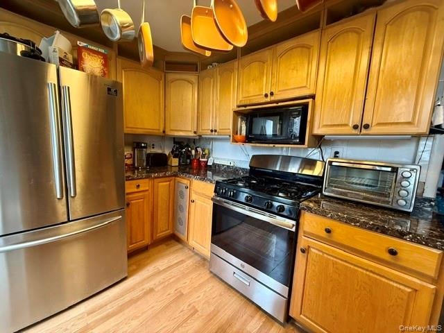 30 W 11th Road