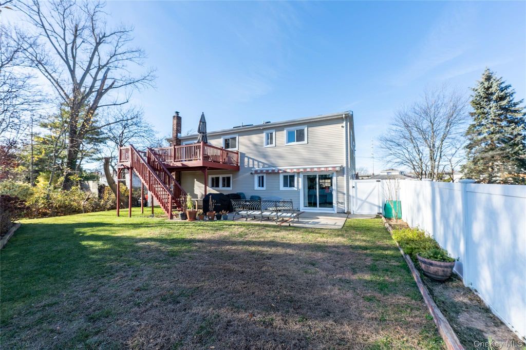 Photo of 361 Nevada Street, Lindenhurst, NY 11757 (MLS # 1003197)