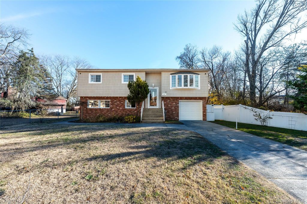 Photo of 361 Nevada Street, Lindenhurst, NY 11757 (MLS # 1003197)
