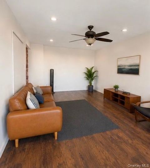Photo of 86-16 60th Avenue #6H, Elmhurst, NY 11373 (MLS # 999165)