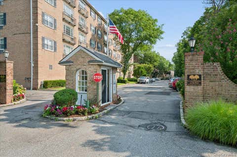 Photo of 2 Consulate Drive #1O, Tuckahoe, NY 10707 (MLS # 1029427)