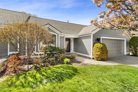 Condo For Sale - 415 Heritage Hills Drive #D<br/> Somers, NY 10589