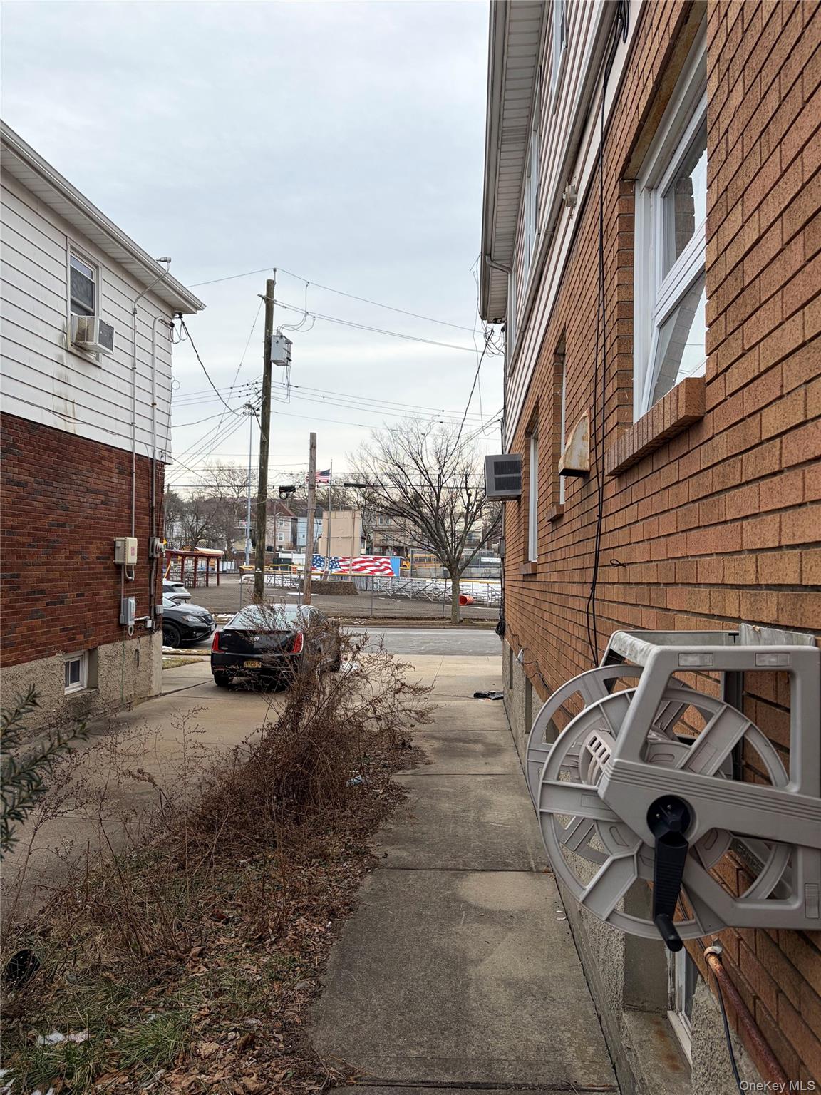 83 Lyman Ave Lyman Avenue