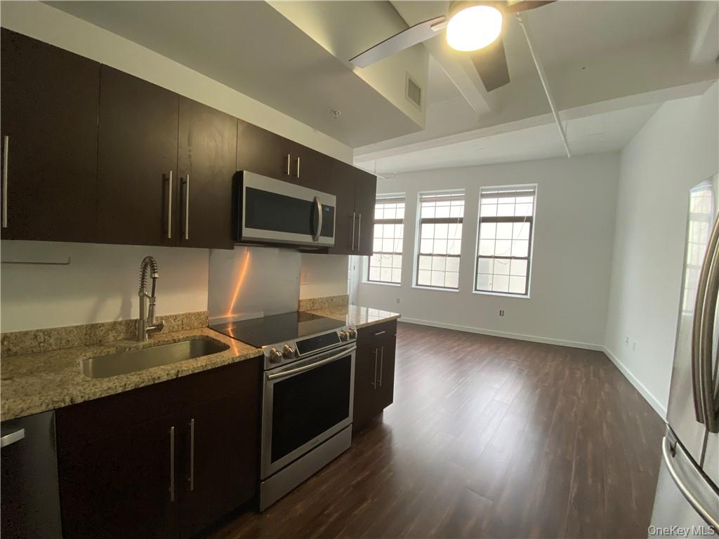 2 Mill Street 7D