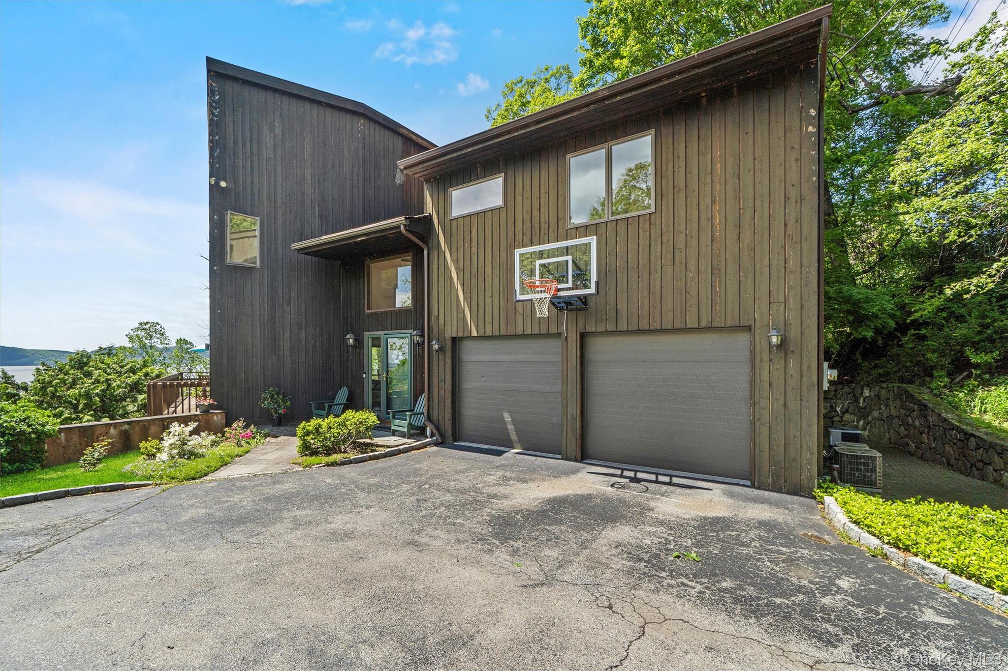 Croton-On-Hudson, New York 10520, United States, 6 Bedrooms Bedrooms, ,6 BathroomsBathrooms,Residential,Active,158003