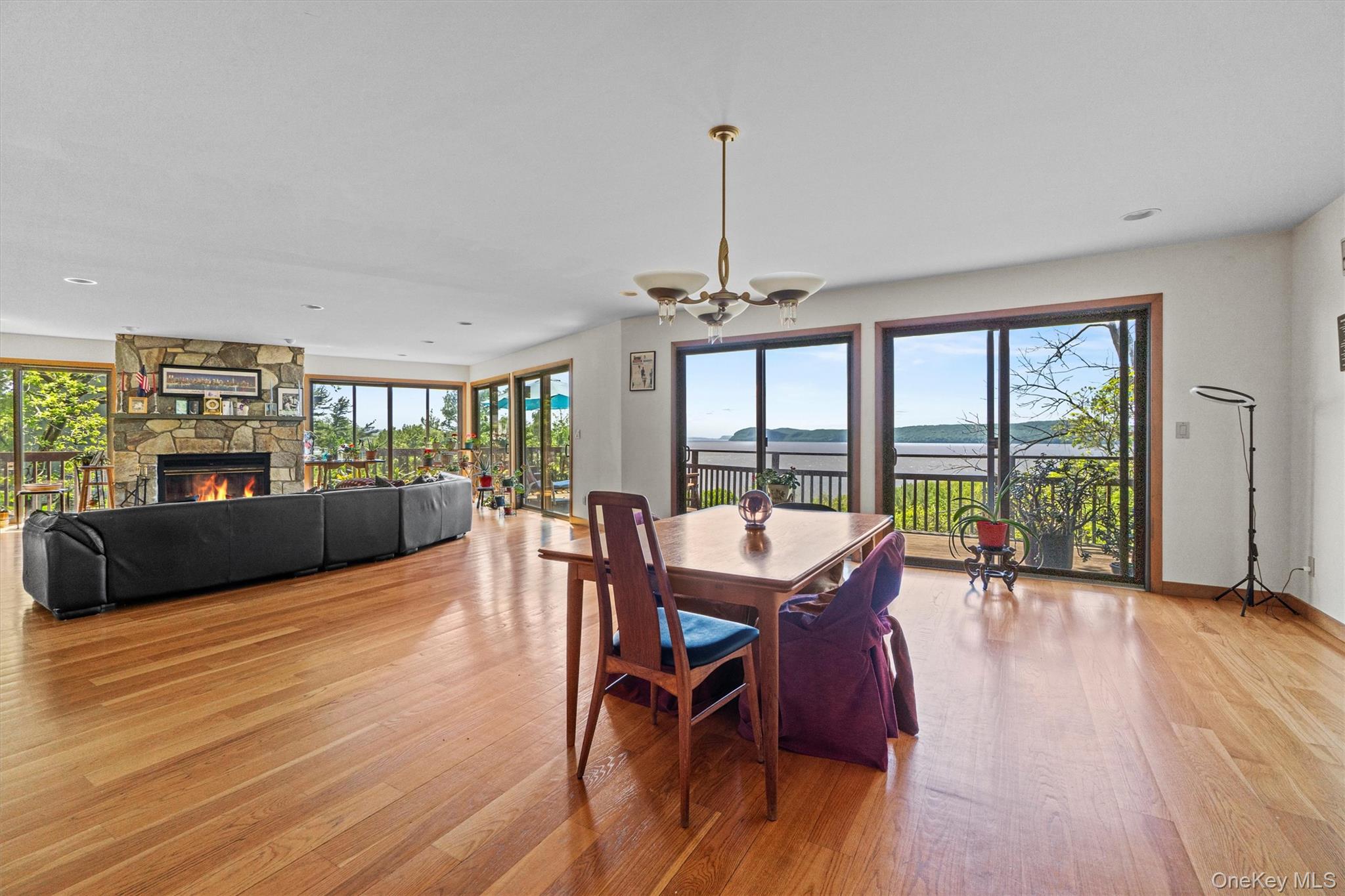 Croton-On-Hudson, New York 10520, United States, 6 Bedrooms Bedrooms, ,6 BathroomsBathrooms,Residential,Active,158003