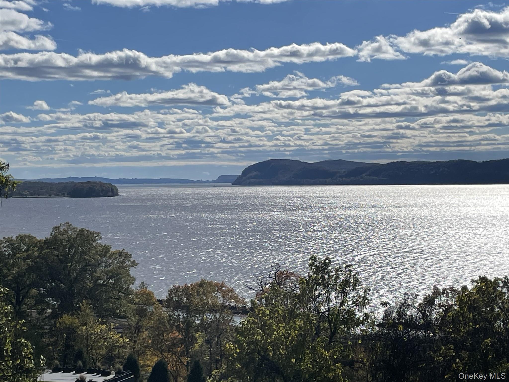 Croton-On-Hudson, New York 10520, United States, 6 Bedrooms Bedrooms, ,6 BathroomsBathrooms,Residential,Active,158003