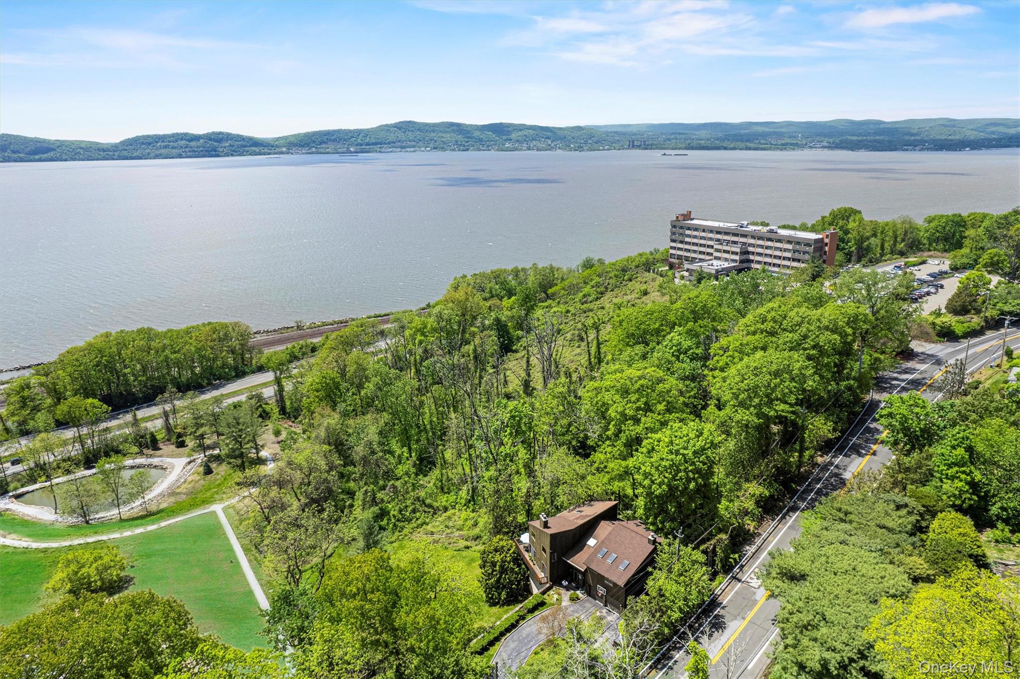 Croton-On-Hudson, New York 10520, United States, 6 Bedrooms Bedrooms, ,6 BathroomsBathrooms,Residential,Active,158003