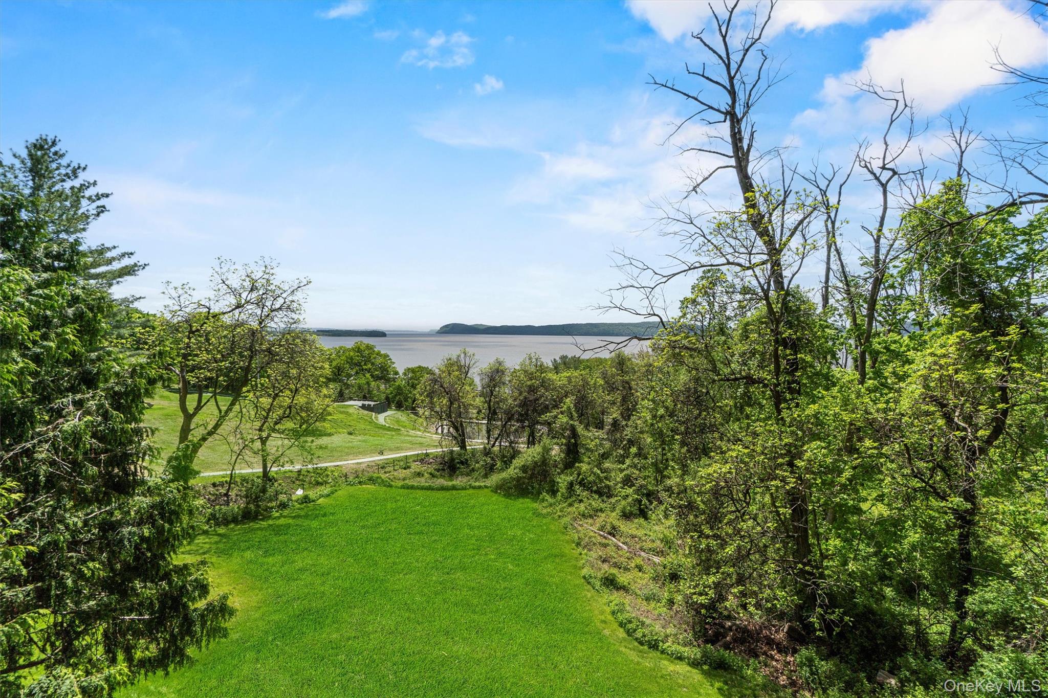 Croton-On-Hudson, New York 10520, United States, 6 Bedrooms Bedrooms, ,6 BathroomsBathrooms,Residential,Active,158003
