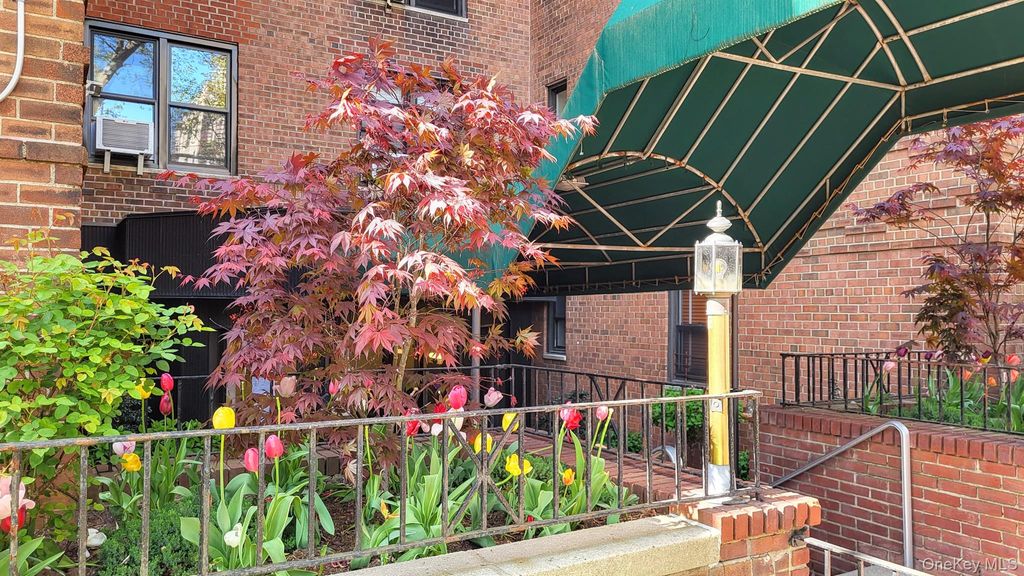 Photo of 61 Oliver Street #5B, Brooklyn, NY 11209 (MLS # 993073)