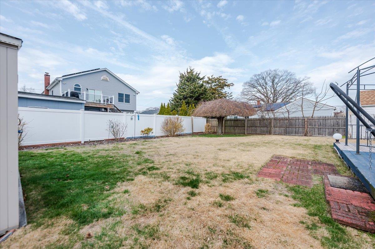 85 Abbington Court, Copiague, New York image 19