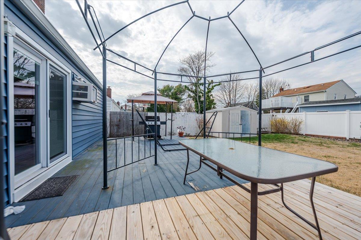 85 Abbington Court, Copiague, New York image 18
