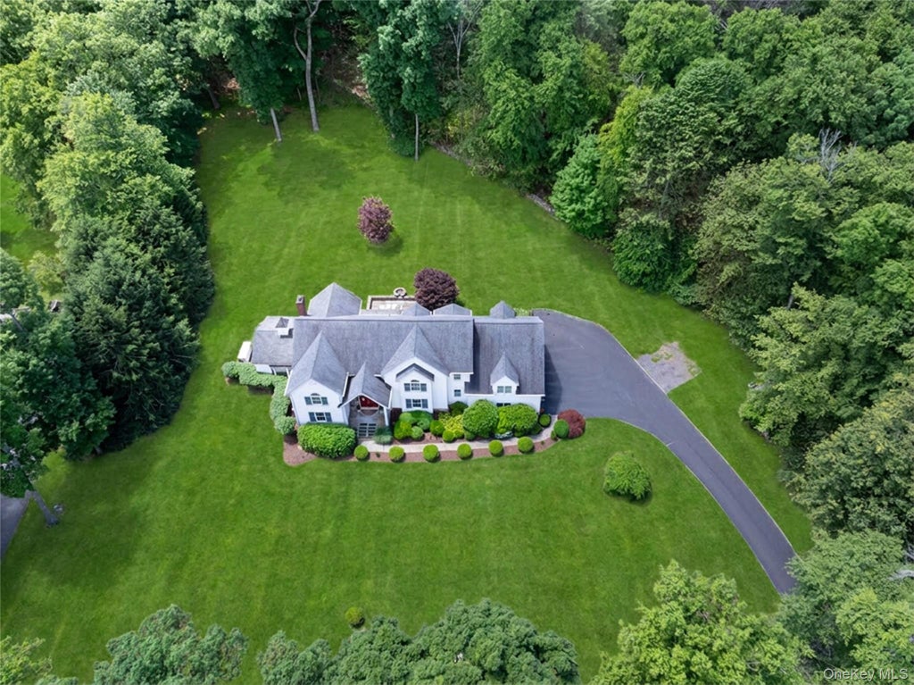 Photo of 10 Adams Farm Road, Katonah, NY 10536 (MLS # 1026013)