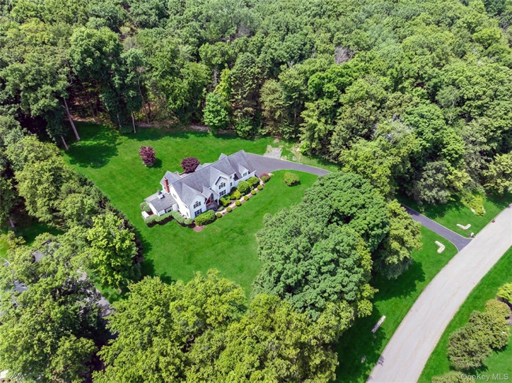 Photo of 10 Adams Farm Road, Katonah, NY 10536 (MLS # 1026013)