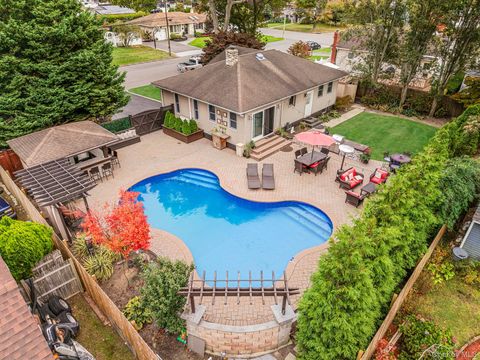 262 W 9th Street Deer Park NY 11729