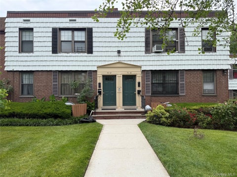 Condo For Sale - 70-47A Park Drive E Dr<br/> Kew Garden Hills, NY 11367