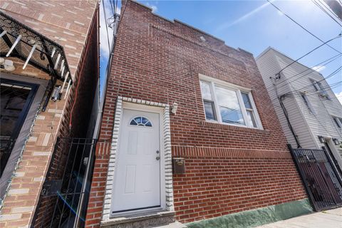 5809 Waldron St Corona NY 11368