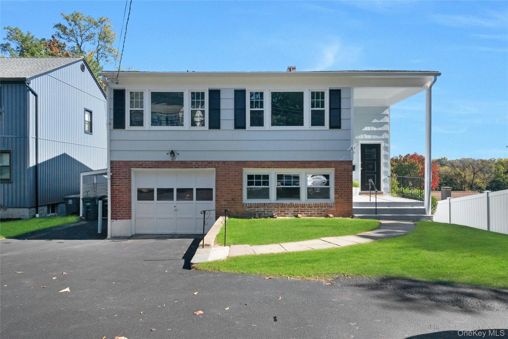 Photo of 187 Old Mamaroneck Road, White Plains, NY 10605 (MLS # 1061772)