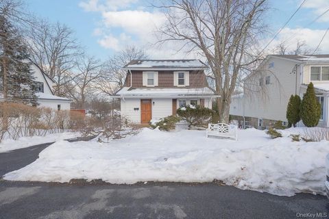 Photo of 34 Mountainview Avenue, Pearl River, NY 10965 (MLS # 959951)