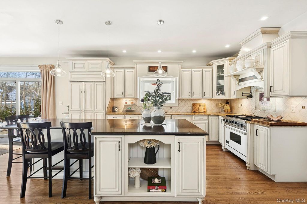 Photo of 6 Dogwood Street, East Quogue, NY 11942 (MLS # 959603)