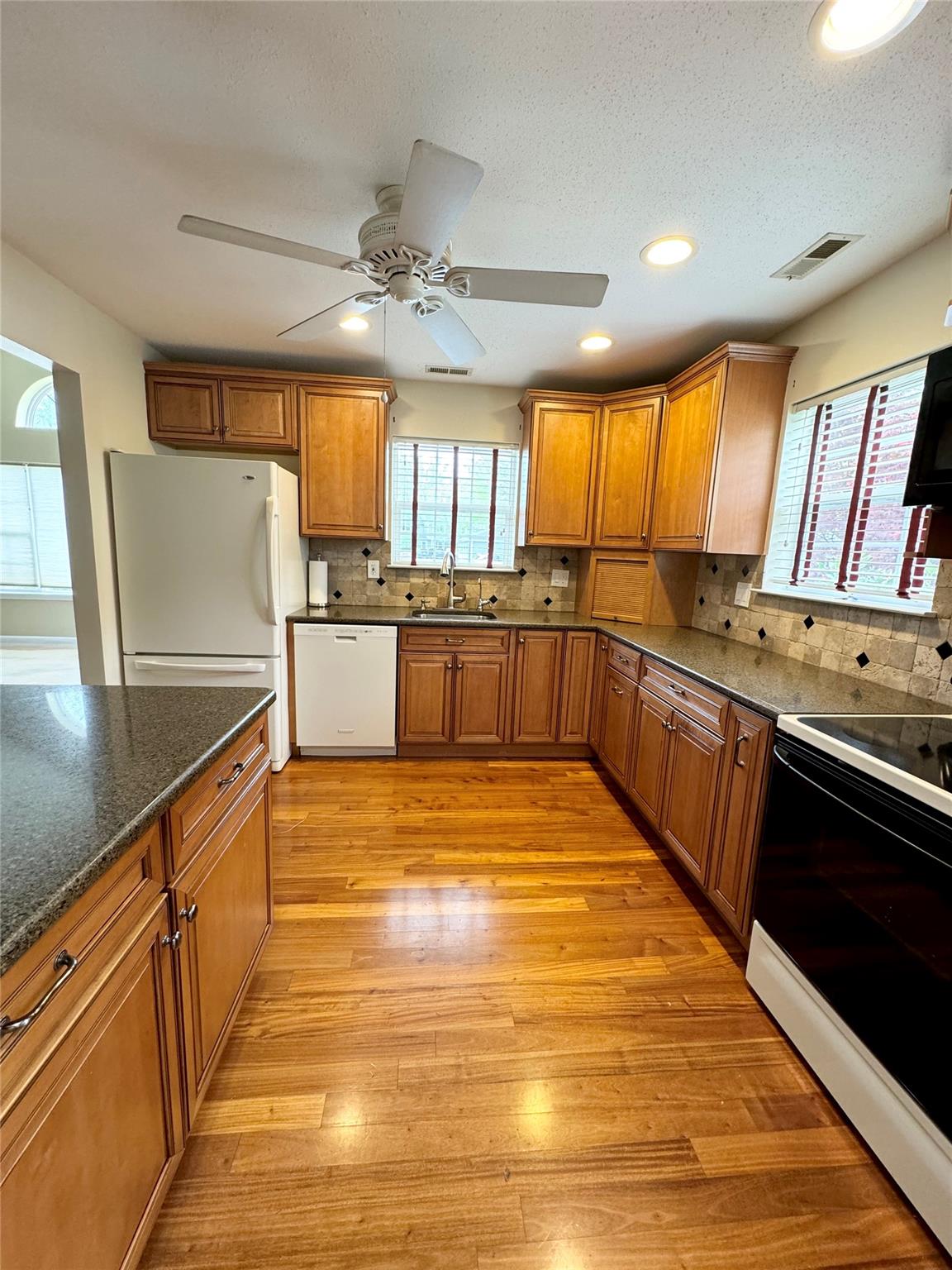 18 Evergreen Way, Pawling, New York image 10