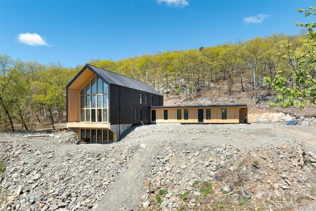 Photo of 95 Jersey Avenue, Greenwood Lake, NY 10925 (MLS # 956598)
